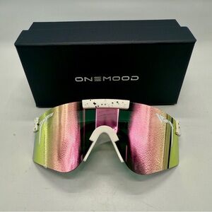NEW One Mood Pink Polarized White & Black Speckled Frames Ear Guards, Carry Bag